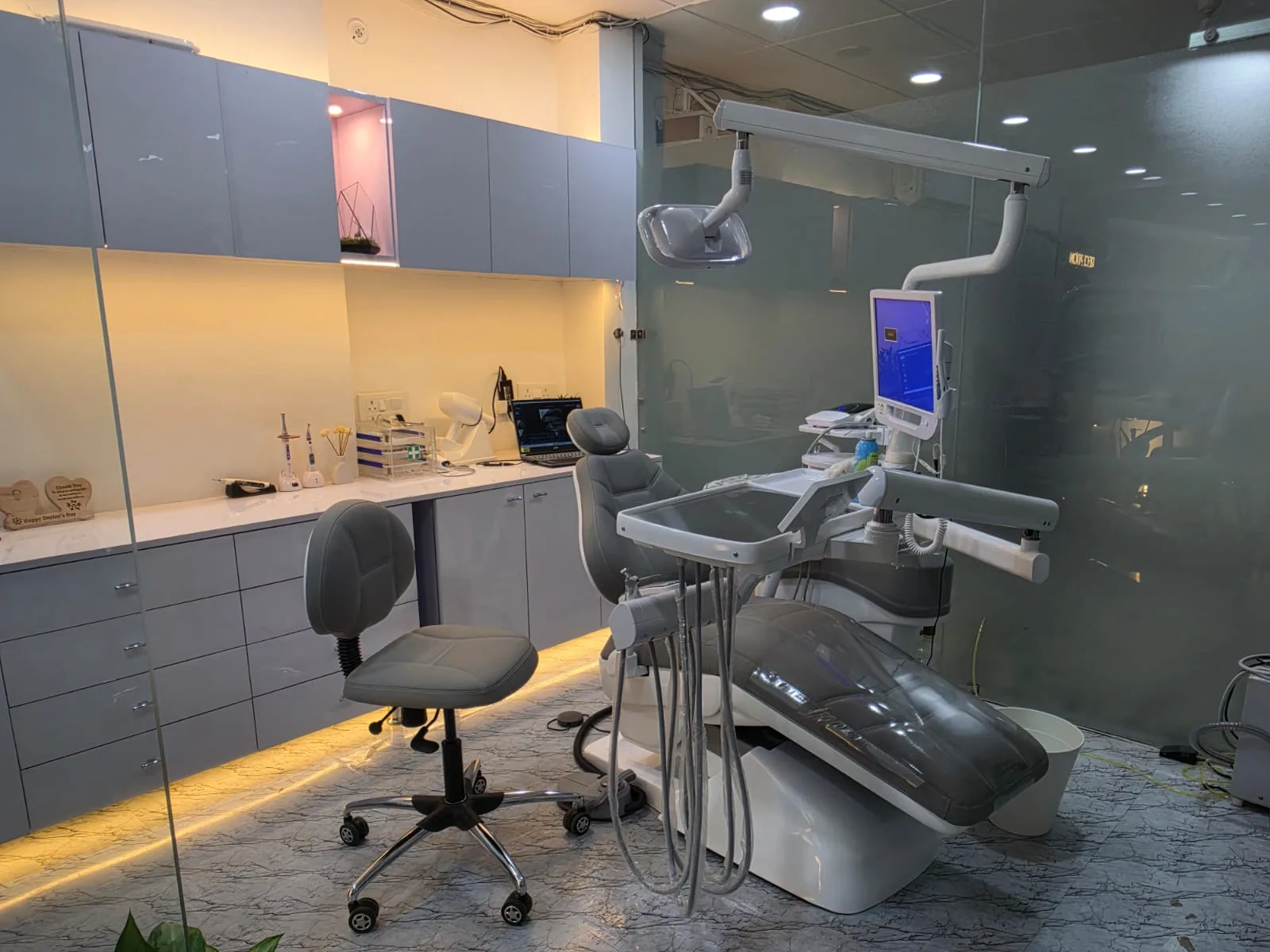 Modern ORO 360 treatment room